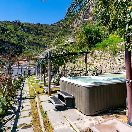 Homestay Cezanne In Foglia Amalfi
