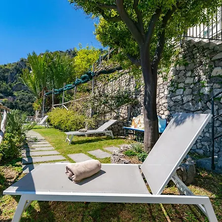 Cezanne In Foglia Homestay *