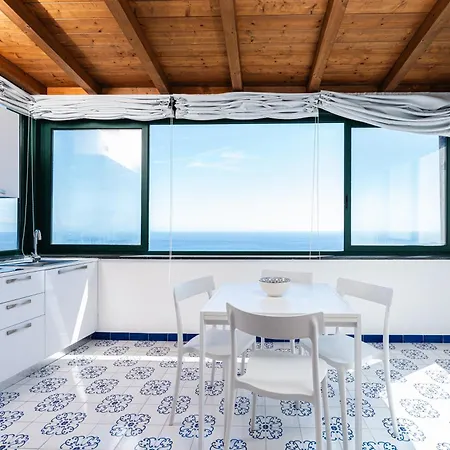 Cezanne In Foglia Homestay