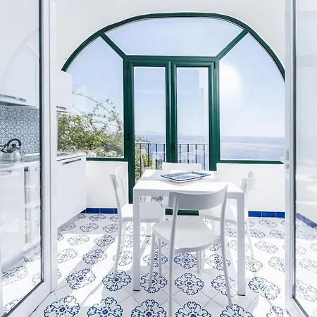 Homestay Cezanne In Foglia